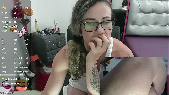 ViickySexy online show from 03-13-25, 10:43