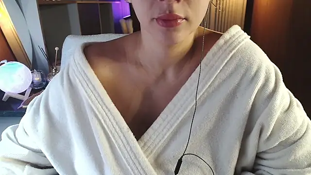 AnnaClaraunica online show from 01-10-25, 10:39