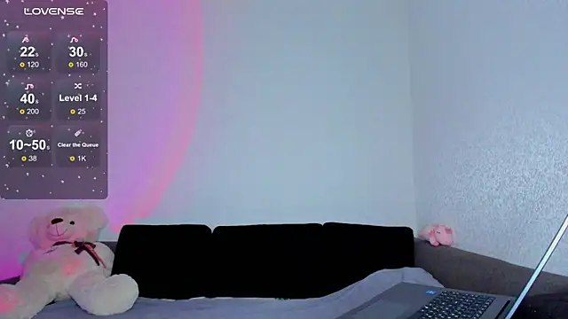 Snapshot of misspollywow chatting on 09-19-25, 05:02 misspollywow online show from 09-19-25, 05:02