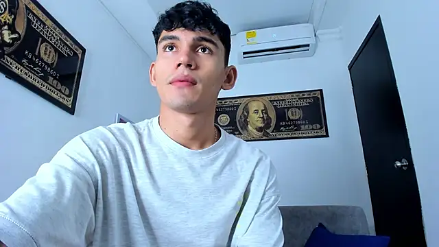 EstebanPerez  online show from 01-15-25, 12:04