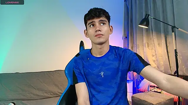 EstebanPerez  online show from 03-18-25, 02:37