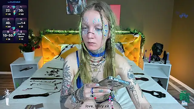Mary Xextra online show from 12-26-24, 01:07