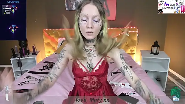Mary Xextra online show from 01-23-25, 02:23