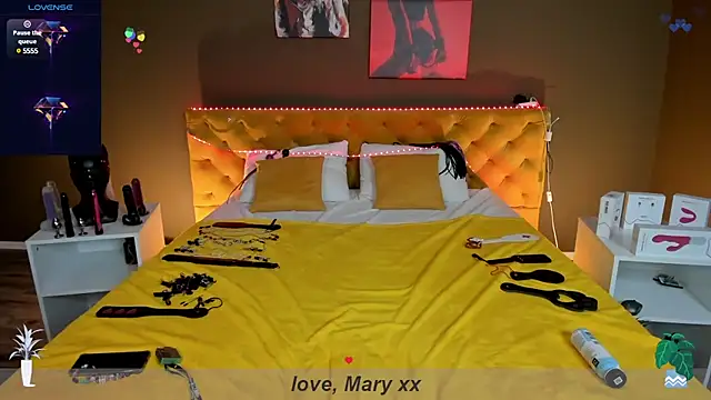 Mary Xextra online show from 02-08-25, 01:11
