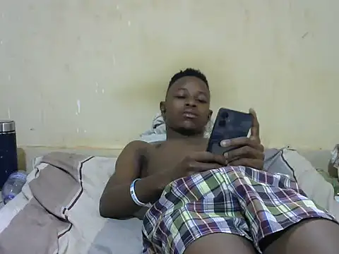 Snapshot of swthairydic chatting on 10-12-25, 11:20 swthairydic online show from 10-12-25, 11:20