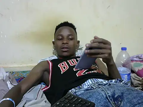 Snapshot of swthairydic chatting on 11-03-25, 05:47 swthairydic online show from 11-03-25, 05:47