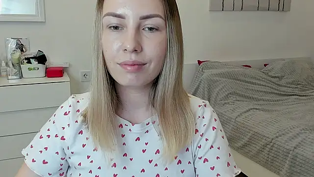 Mia shy1 online show from 01-06-25, 12:24