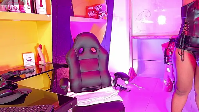 Snapshot of Scarlettt_Ass chatting on 02-20-26, 12:49 Scarlettt Ass online show from 02-20-26, 12:49