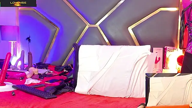 Snapshot of Scarlettt_Ass chatting on 03-07-26, 04:48 Scarlettt Ass online show from 03-07-26, 04:48