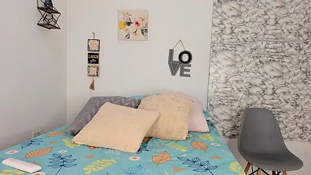 Canhela1 online show from 10-18-25, 11:11