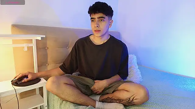  nickconnor01 online show from 10-26-25, 04:40