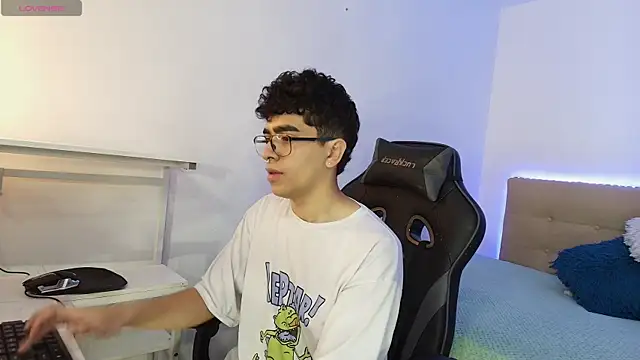  nickconnor01 online show from 11-14-25, 04:33