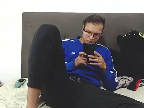 andy loverxx online show from 02-08-26, 01:31