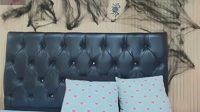 Veronica Tits online show from 10-09-25, 03:37