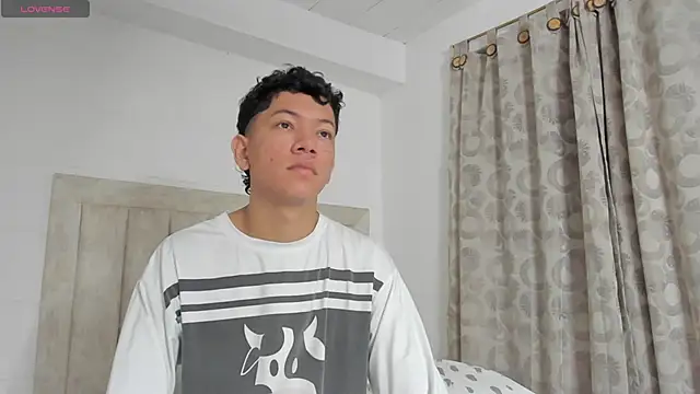 JulianRose 1 online show from 12-28-24, 11:09