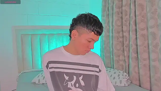 JulianRose 1 online show from 01-21-25, 11:13