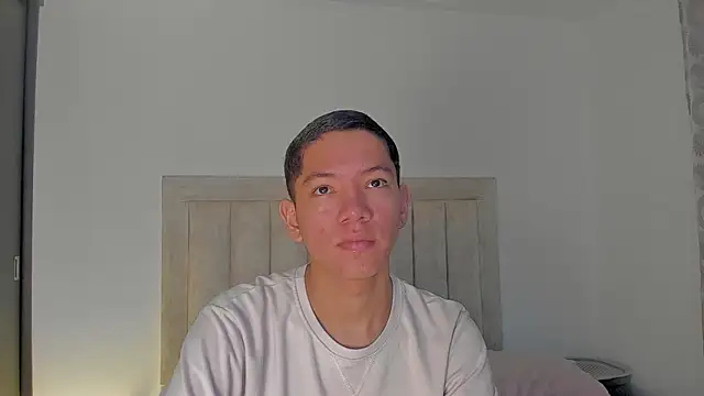 Snapshot of JulianRose_1 chatting on 01-07-26, 11:23 JulianRose 1 online show from 01-07-26, 11:23