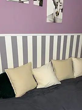 Snapshot of Tkcqcc chatting on 11-28-25, 11:46 Tkcqcc online show from 11-28-25, 11:46