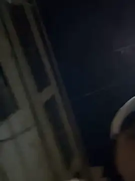 Snapshot of Tkcqcc chatting on 12-14-25, 12:32 Tkcqcc online show from 12-14-25, 12:32