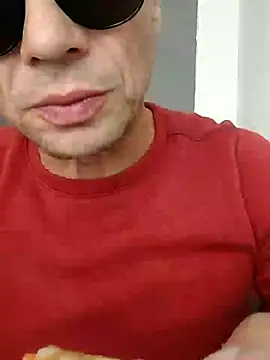 Snapshot of wedge75 chatting on 09-20-25, 12:17 wedge75 online show from 09-20-25, 12:17