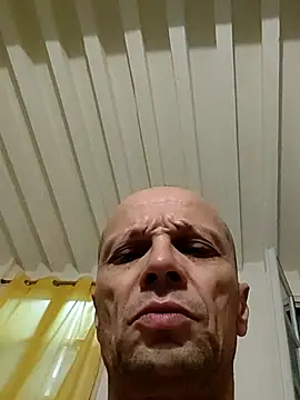 Snapshot of wedge75 chatting on 09-21-25, 07:10 wedge75 online show from 09-21-25, 07:10