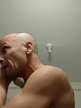 Snapshot of wedge75 chatting on 09-30-25, 05:18 wedge75 online show from 09-30-25, 05:18