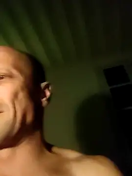 Snapshot of wedge75 chatting on 10-15-25, 04:29 wedge75 online show from 10-15-25, 04:29