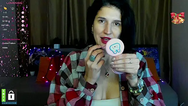 Snapshot of Alianna_Solo_Kisses chatting on 01-30-25, 03:29 Alianna Solo Kisses online show from 01-30-25, 03:29