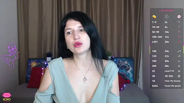 Snapshot of Alianna_Solo_Kisses chatting on 03-16-25, 12:00 Alianna Solo Kisses online show from 03-16-25, 12:00