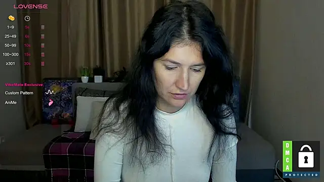 Snapshot of Alianna_Solo_Kisses chatting on 09-28-25, 05:24 Alianna Solo Kisses online show from 09-28-25, 05:24