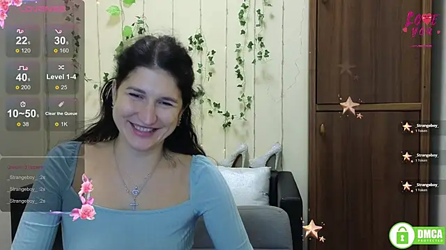 Snapshot of Alianna_Solo_Kisses chatting on 10-19-25, 11:22 Alianna Solo Kisses online show from 10-19-25, 11:22