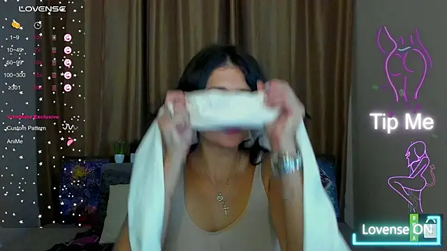 Snapshot of Alianna_Solo_Kisses chatting on 10-24-25, 11:28 Alianna Solo Kisses online show from 10-24-25, 11:28