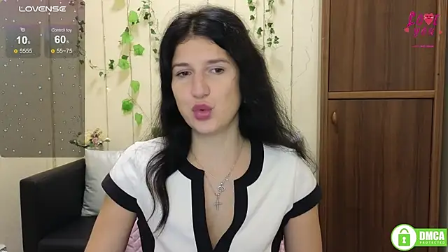 Snapshot of Alianna_Solo_Kisses chatting on 10-25-25, 05:26 Alianna Solo Kisses online show from 10-25-25, 05:26