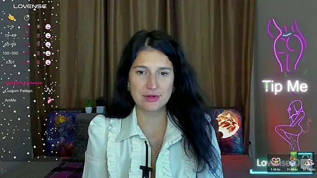 Snapshot of Alianna_Solo_Kisses chatting on 10-28-25, 12:19 Alianna Solo Kisses online show from 10-28-25, 12:19