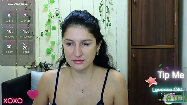 Snapshot of Alianna_Solo_Kisses chatting on 11-10-25, 12:59 Alianna Solo Kisses online show from 11-10-25, 12:59