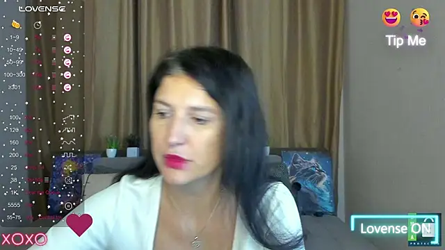 Snapshot of Alianna_Solo_Kisses chatting on 11-11-25, 06:24 Alianna Solo Kisses online show from 11-11-25, 06:24