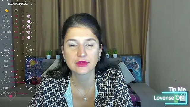 Snapshot of Alianna_Solo_Kisses chatting on 11-15-25, 06:33 Alianna Solo Kisses online show from 11-15-25, 06:33