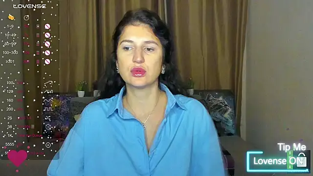 Snapshot of Alianna_Solo_Kisses chatting on 11-21-25, 06:23 Alianna Solo Kisses online show from 11-21-25, 06:23