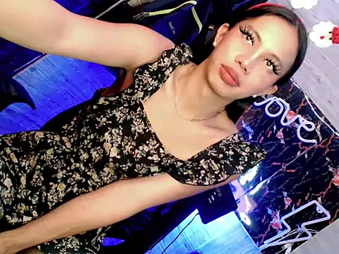 whiteladyboy online show from 12-19-25, 12:12