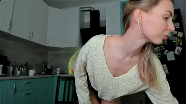 Snapshot of Sp1cyme chatting on 12-22-24, 03:55 Sp1cyme online show from 12-22-24, 03:55