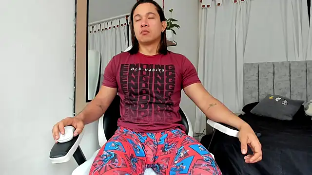 Snapshot of Valerioe chatting on 11-06-25, 01:01 Valerioe online show from 11-06-25, 01:01