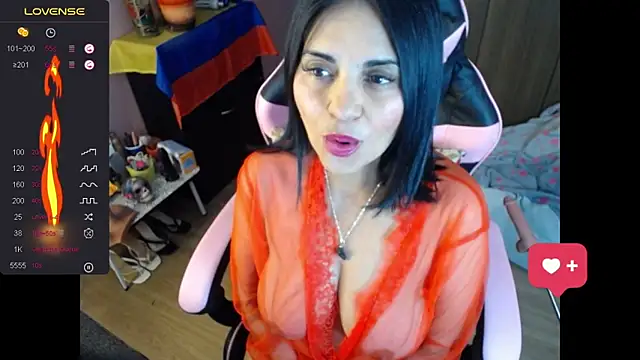 paolagomez  online show from 10-15-25, 09:20