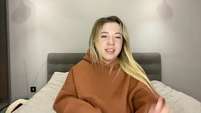 Embersweetbunny online show from 01-09-26, 06:16