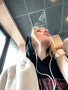 SSSATIVA model online show from 10-19-25, 01:39