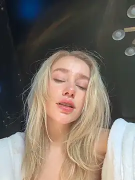 SSSATIVA model online show from 10-31-25, 04:13