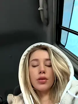 SSSATIVA model online show from 11-15-25, 04:10