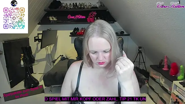 Snapshot of caro_kitten chatting on 10-25-25, 10:12 caro kitten online show from 10-25-25, 10:12