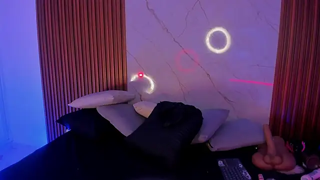 Emiilycollins online show from 11-27-25, 01:40