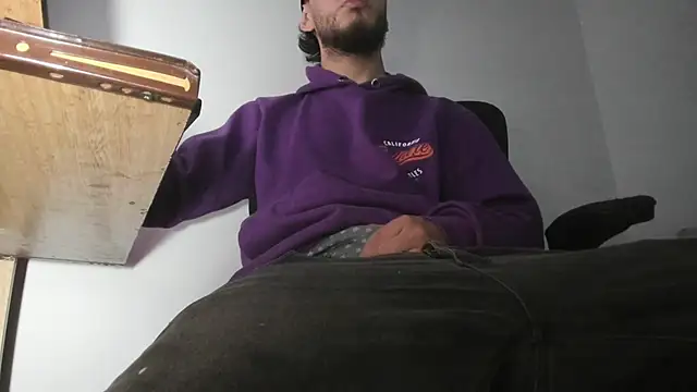 s sven03 online show from 10-18-25, 04:04