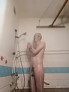 Snapshot of Julien_emperor chatting on 12-31-24, 05:40 Julien emperor online show from 12-31-24, 05:40